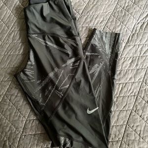 Women’s Nike right fit running leggings. Size S.